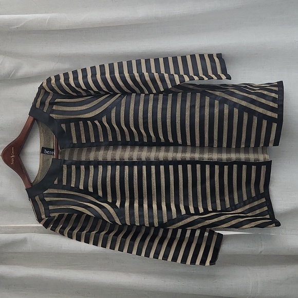 Berek Top - Picture 1 of 5